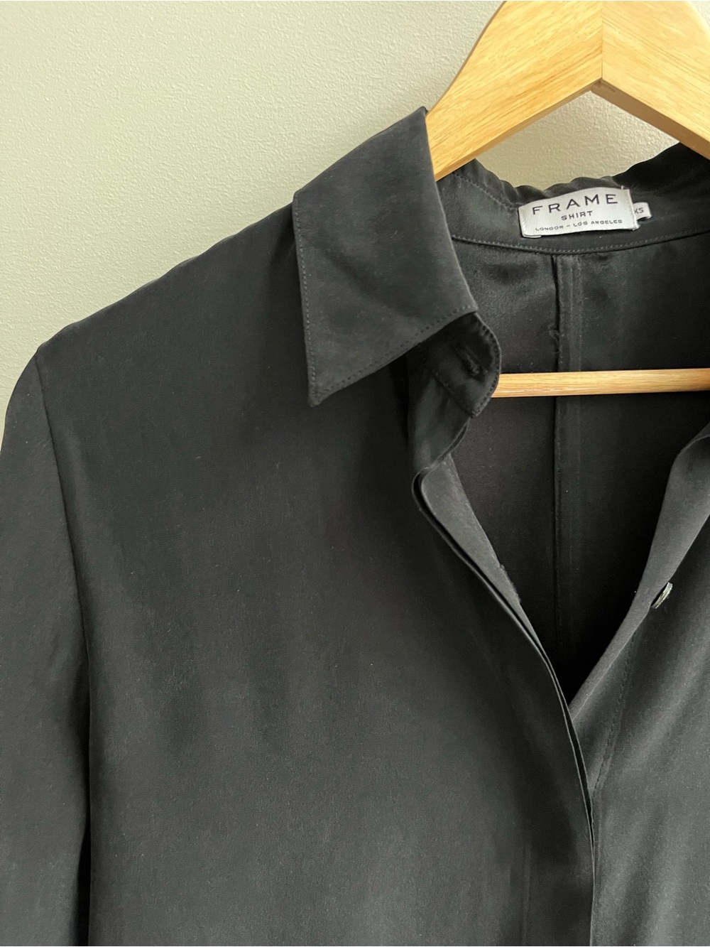 Frame Matte Black 100% Silk Charmeuse Button Down Collared Shirt XS - Picture 3 of 7